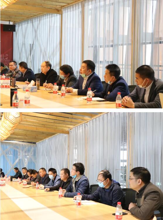 各家具企業(yè)積極發(fā)言，群策群力