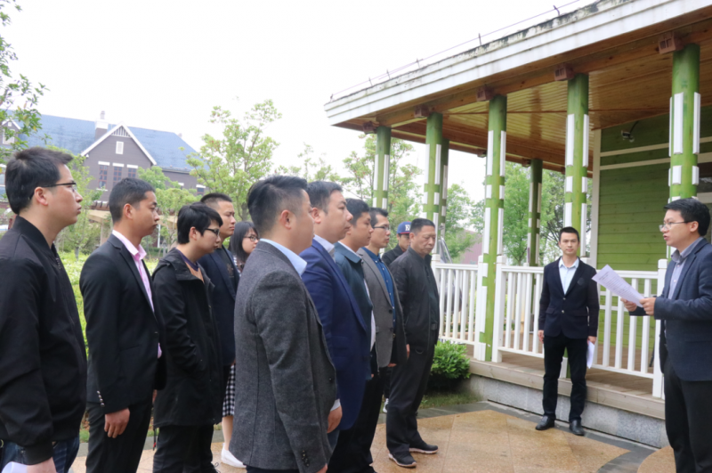 全國首個家具行業(yè)退役軍人創(chuàng)業(yè)創(chuàng)新服務(wù)中心在南康揭牌成立