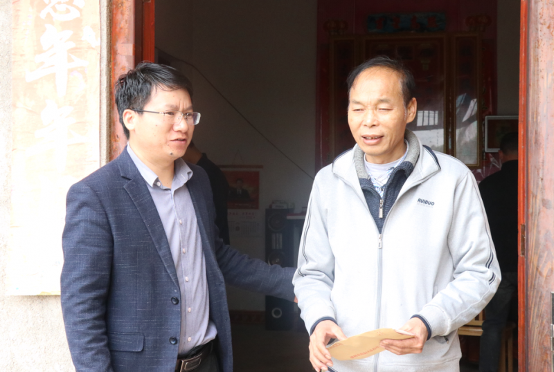走訪慰問了龍華鄉(xiāng)中古村犯腺癌老兵幸福榮并開展就業(yè)幫扶