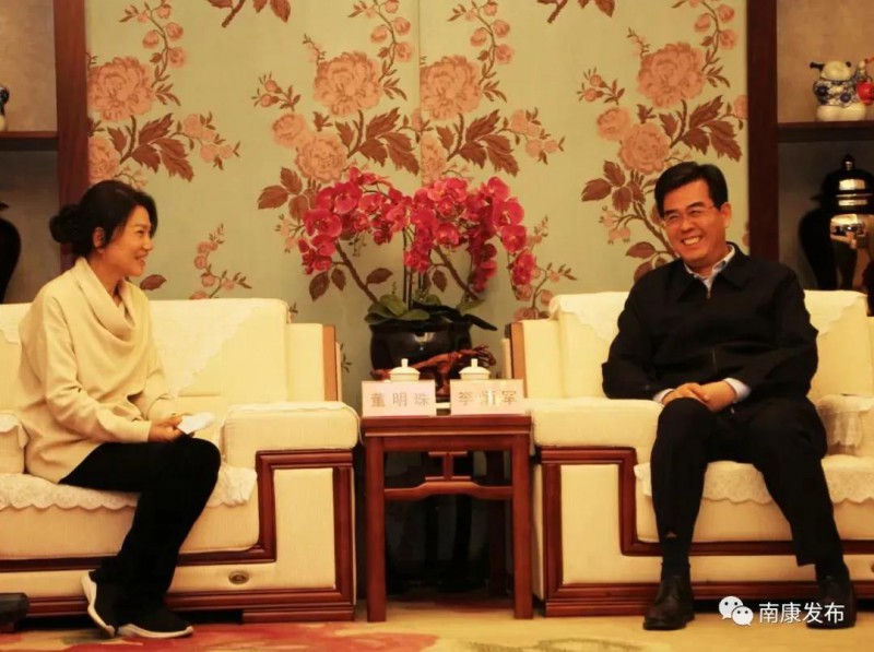 李炳軍書記會見董明珠，推動格力電器與南康家具交流合作