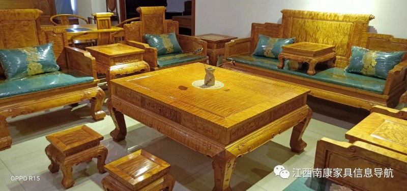江西贛州南康金絲楠木家具產品6