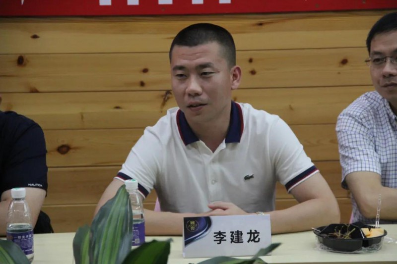 贛州經濟年度人物考察組代表、瀘州老窖國窖酒類銷售股份有限公司、江西片區總經理李建龍