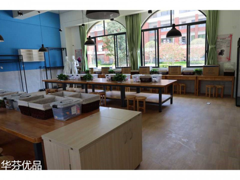 學(xué)校、部隊(duì)、科研實(shí)驗(yàn)室實(shí)木家具、課桌、宿舍上下雙層床工程定制16