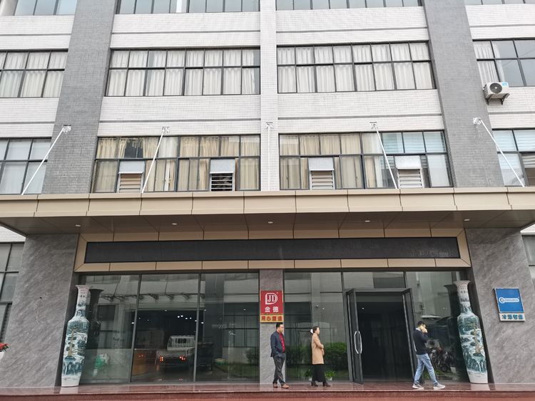 江西南康網紅注塑滾塑家具工廠展廳實拍7