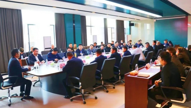 各參會人員就學習省黨代會精神圍繞如何“打造具有全球影響力的家居制造之都”進行了激烈的探討