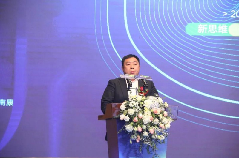 區(qū)家具協(xié)會(huì)會(huì)長顧建廈