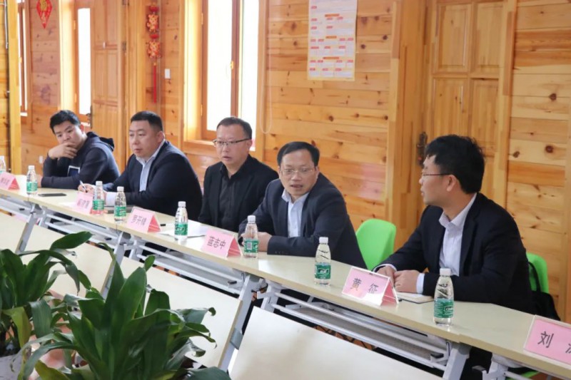座談會上，雙方就協(xié)會組織建設(shè)、政府賦能產(chǎn)業(yè)進行了經(jīng)驗交流