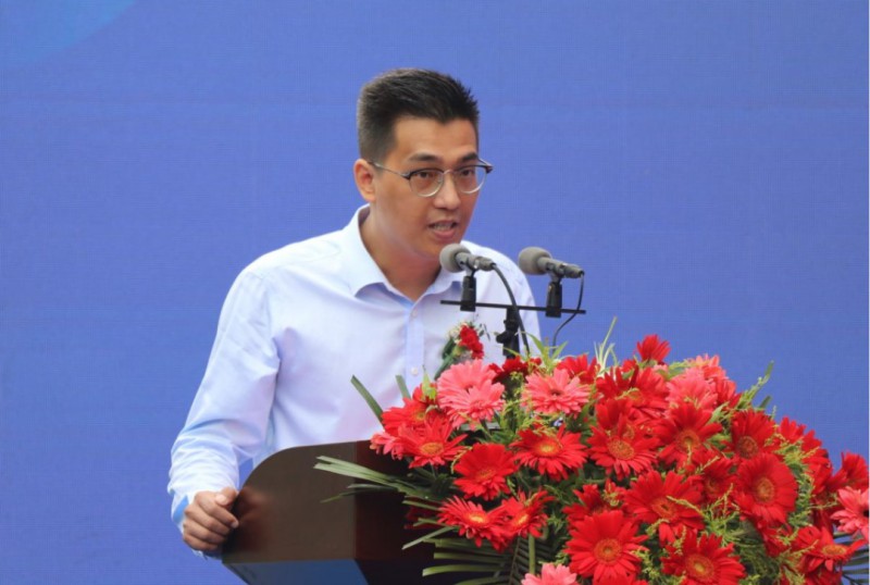 上饒高鐵經濟試驗區管委會副主任徐承俊講話