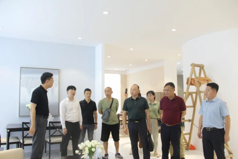 省家具協會會長劉偉率隊考察南康家具，推進“百城千店”在全省布局2