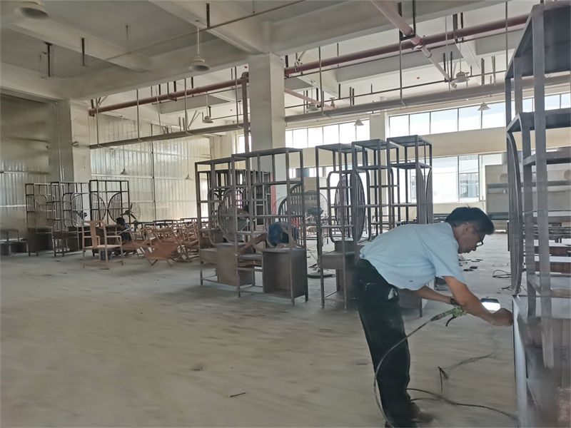 悅?cè)f邦家具工廠實拍