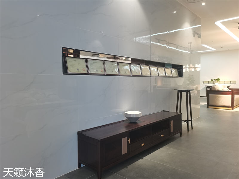 世紀(jì)豪軒·天籟沐香 蘭亭韻-悅系列時尚輕奢新中式風(fēng)格愛里古夷蘇木家具展廳實(shí)拍