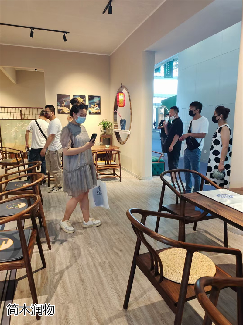 簡(jiǎn)木潤(rùn)物南美胡桃木、北美黑胡桃木家具