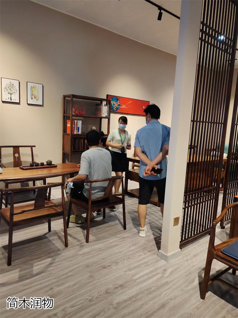 簡(jiǎn)木潤(rùn)物南美胡桃木、北美黑胡桃木家具