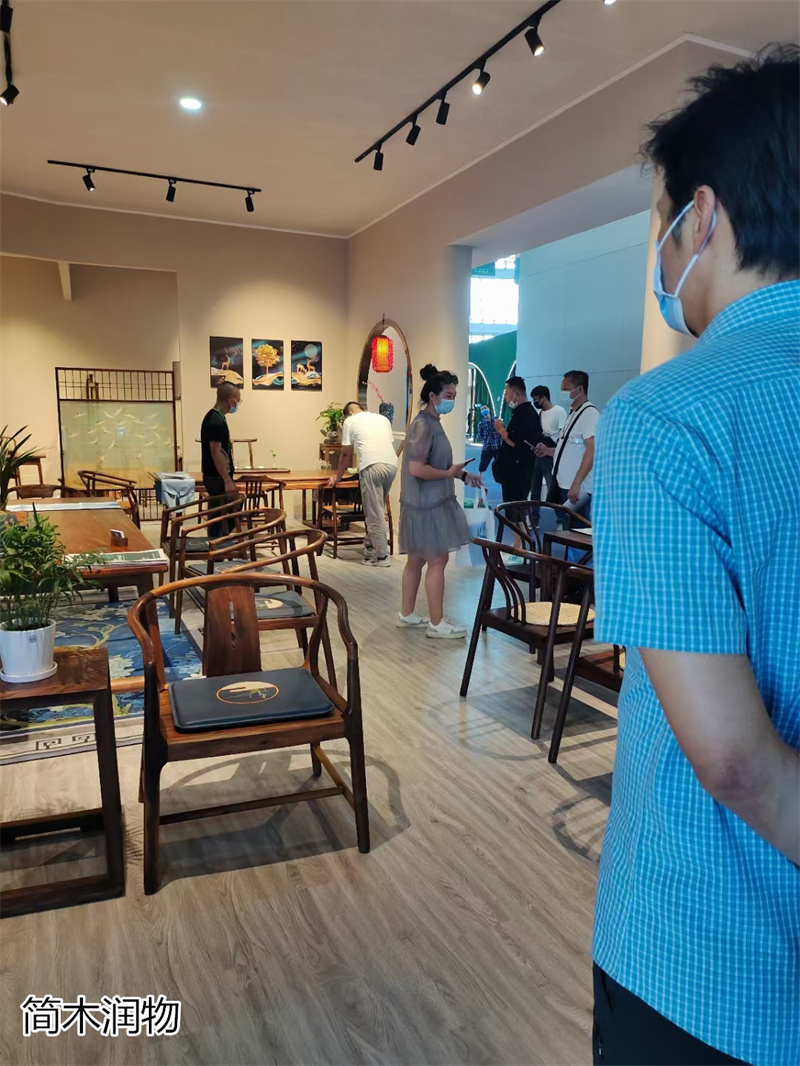 簡(jiǎn)木潤(rùn)物南美胡桃木、北美黑胡桃木家具