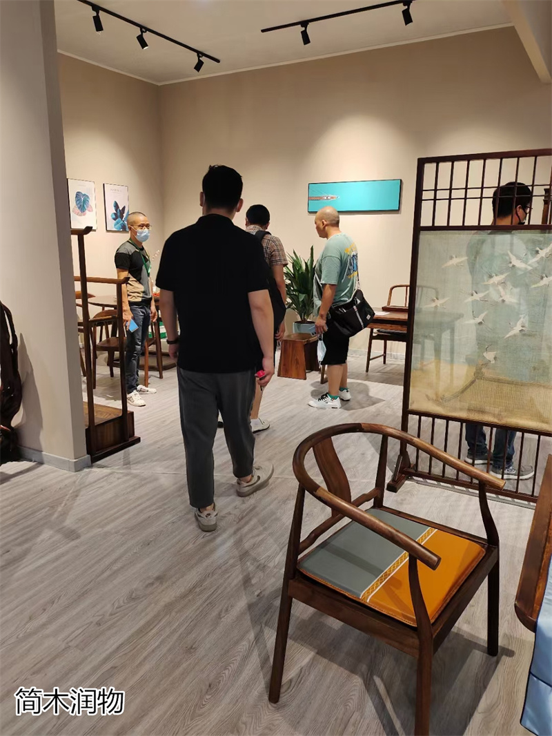 簡(jiǎn)木潤(rùn)物南美胡桃木、北美黑胡桃木家具