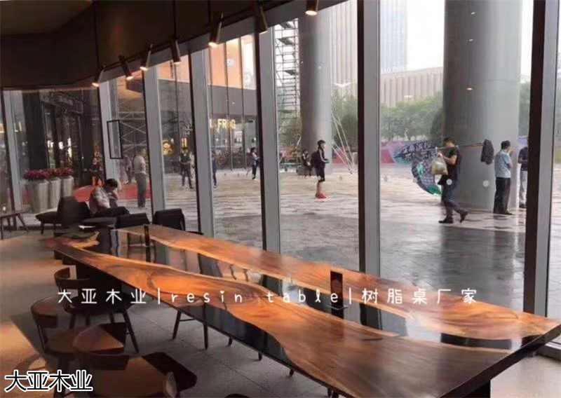 設計師藝術創(chuàng)意實木樹脂家具