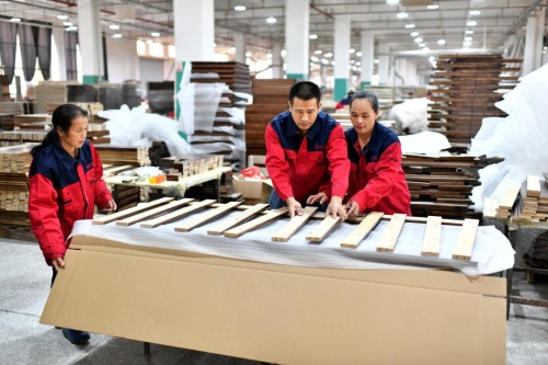 借助家具產業(yè)電商輻射，帶動整村振興致富