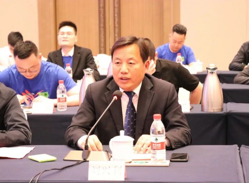 徐州市睢(suī)寧縣沙集鎮(zhèn)電商協(xié)會(huì)會(huì)長(zhǎng)劉興利
