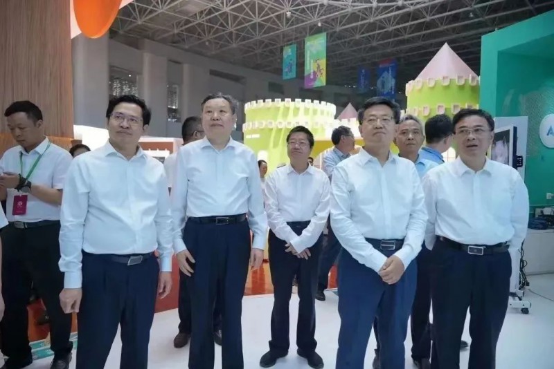 世界家具聯(lián)合會(huì)主席徐祥楠在南康調(diào)研1