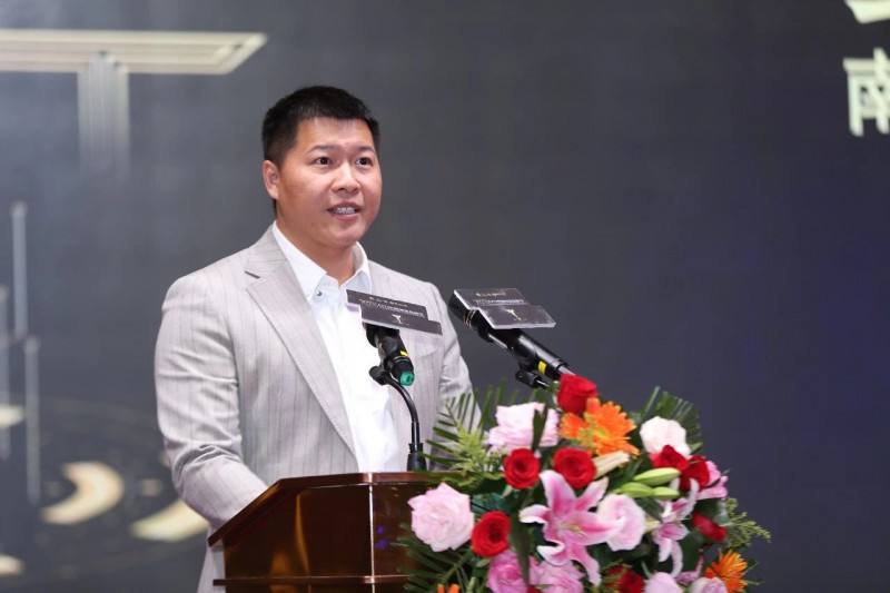 南康區(qū)家具協(xié)會會長羅海龍
