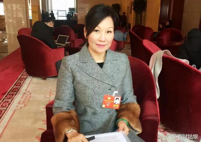 翟美卿的經(jīng)歷便是白手起家，草根逆襲的真實寫照