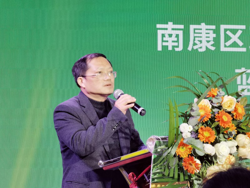 南康區政協副主席  藍志中先生