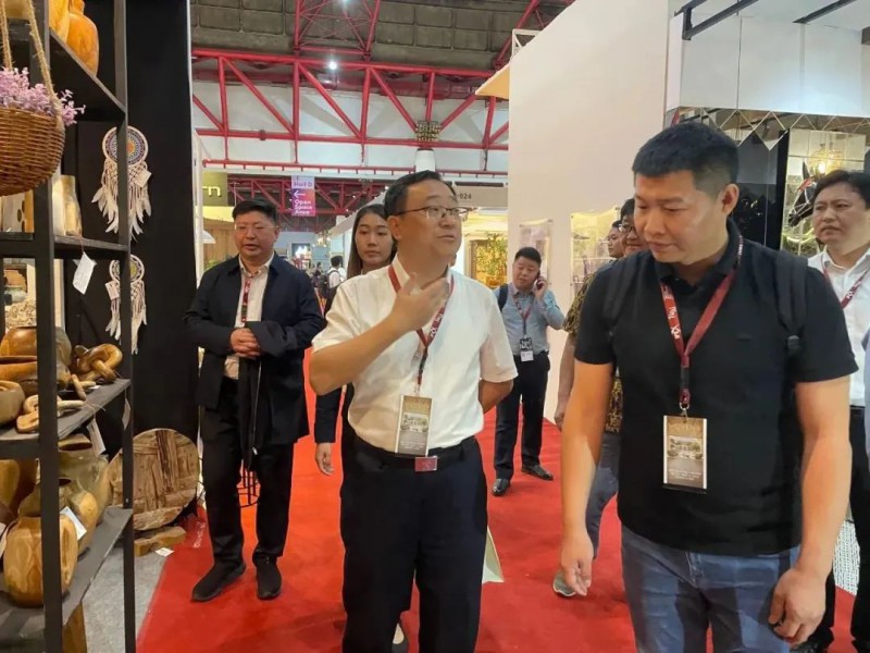 贛州市委常委、副市長(zhǎng)何琦帶隊(duì)巡展2